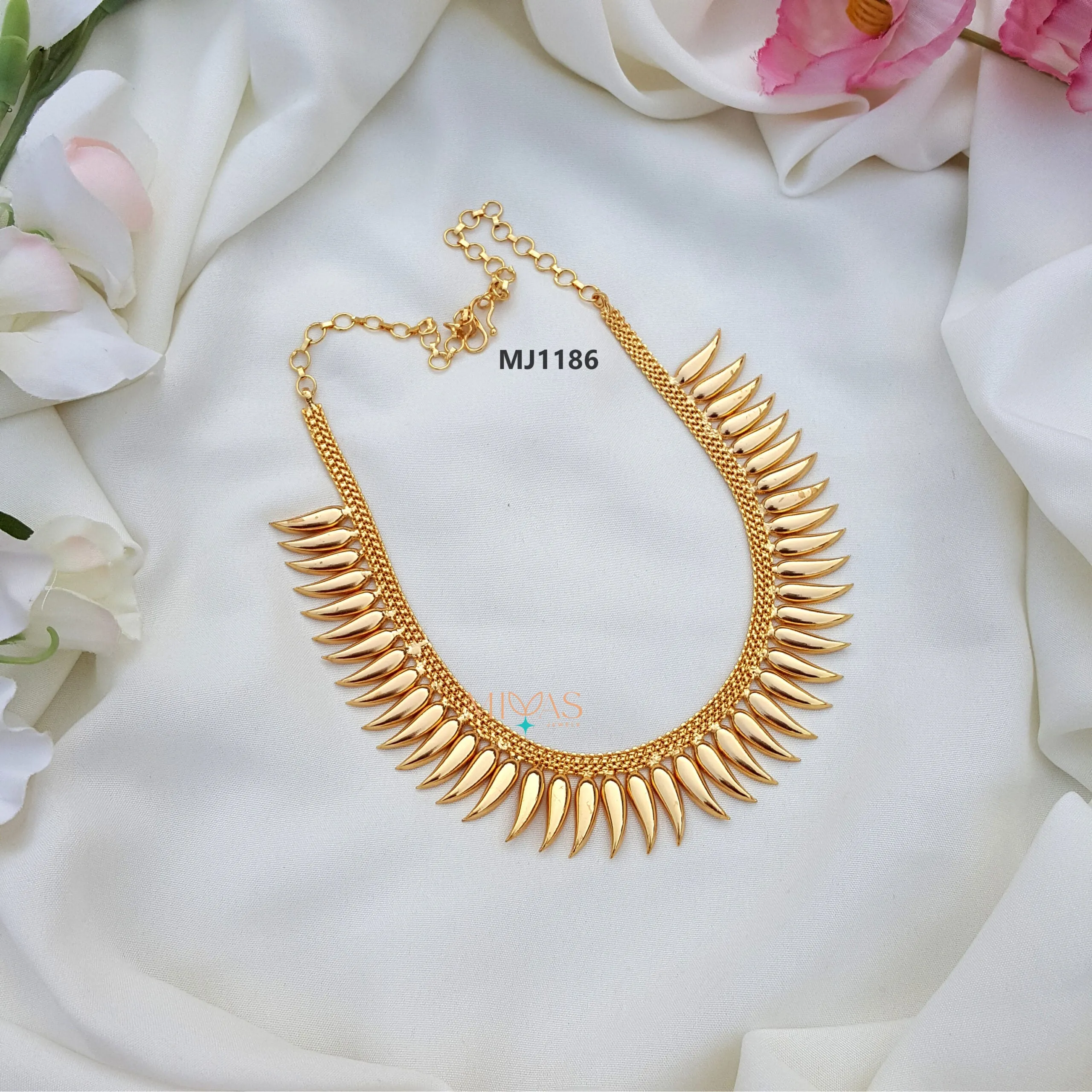Beautiful Mango Paisley  Short Necklace
