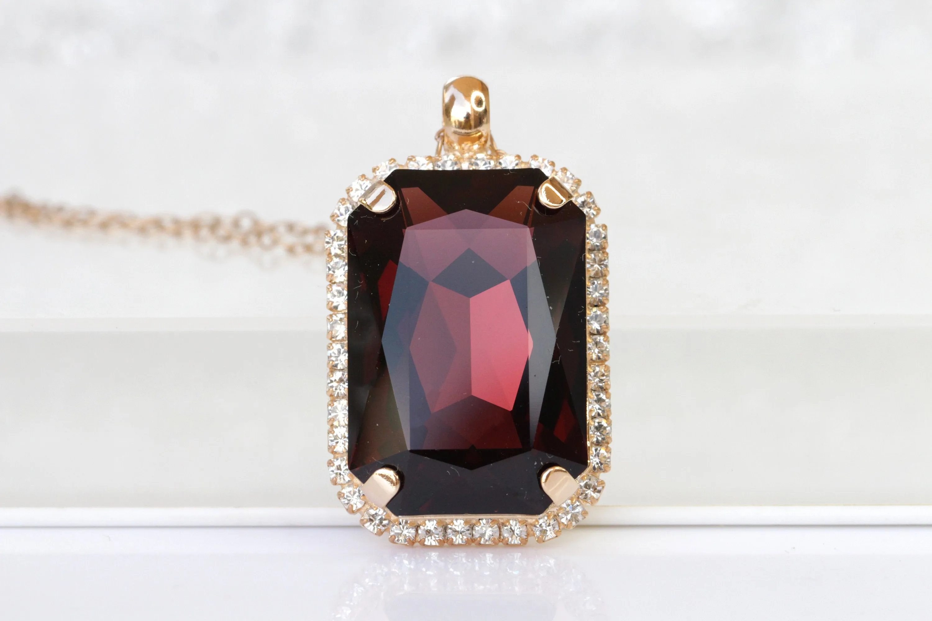 BURGUNDY Rebeka NECKLACE