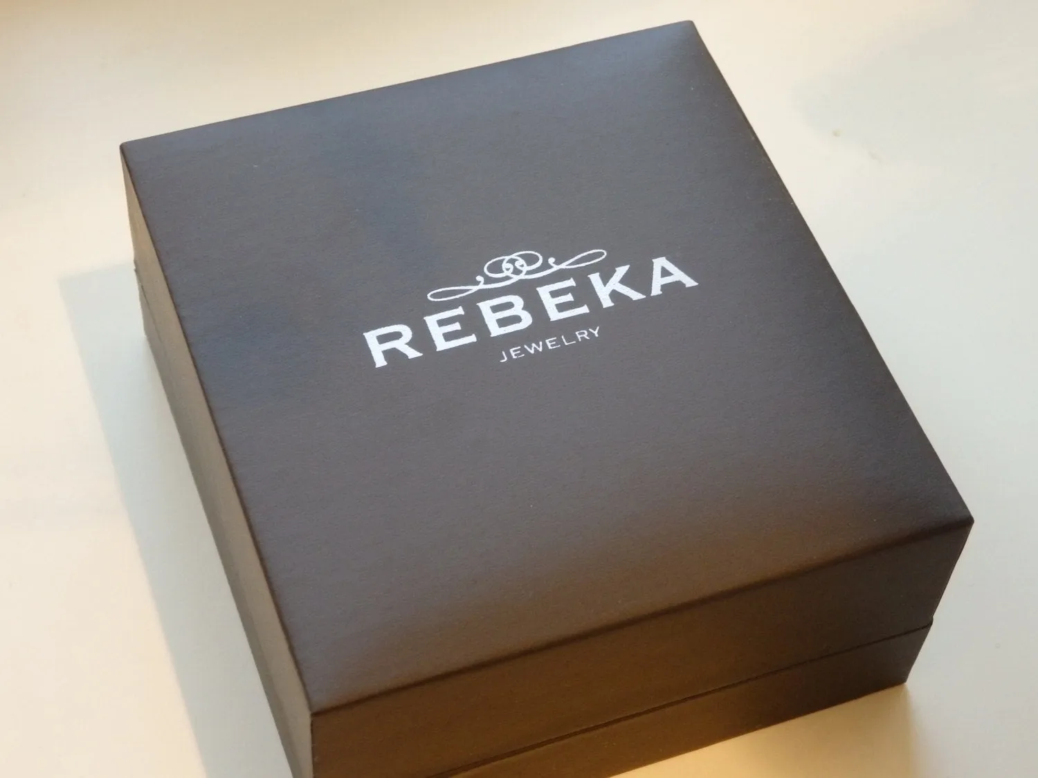 BURGUNDY Rebeka NECKLACE