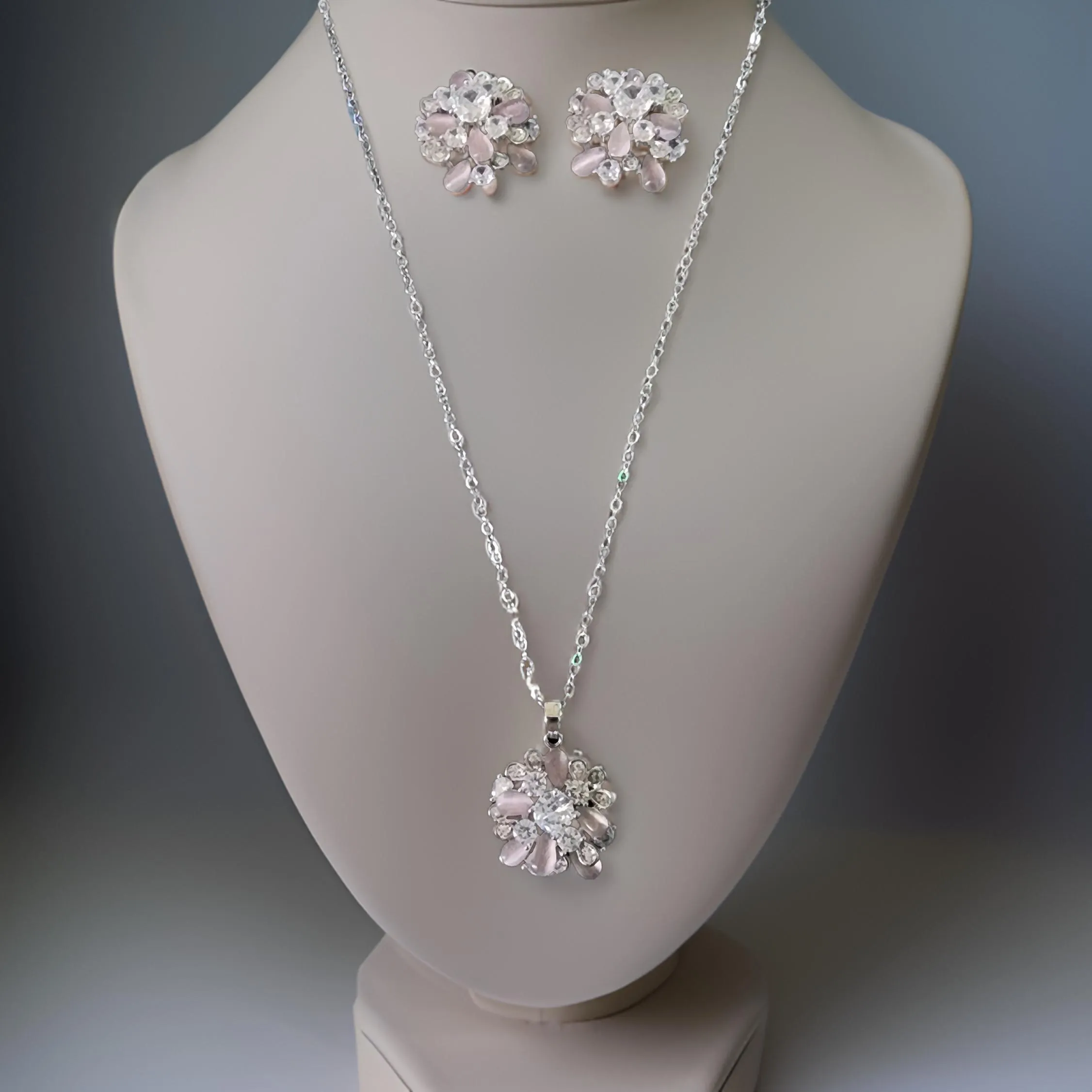 Delicate Petals set