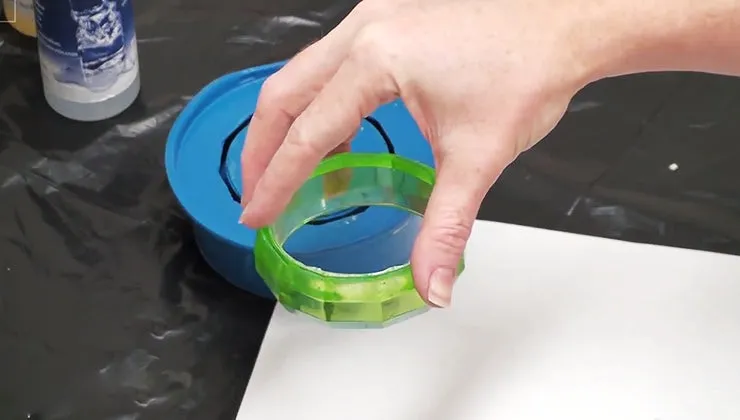 How to Make a Resin Bangle Bracelet Using a Block Mold