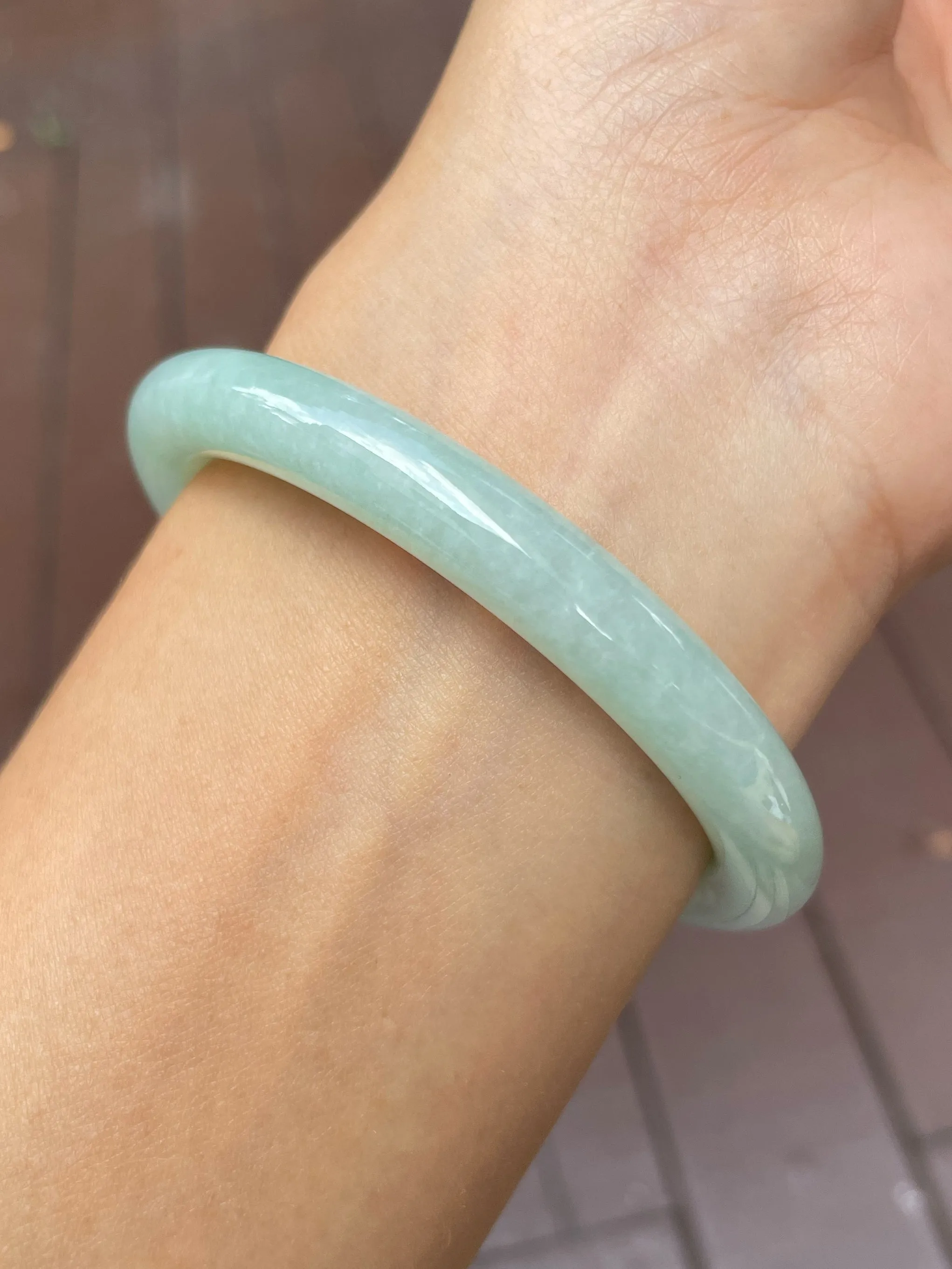 Light Green Jade Bangle | 57mm (NJBA113)