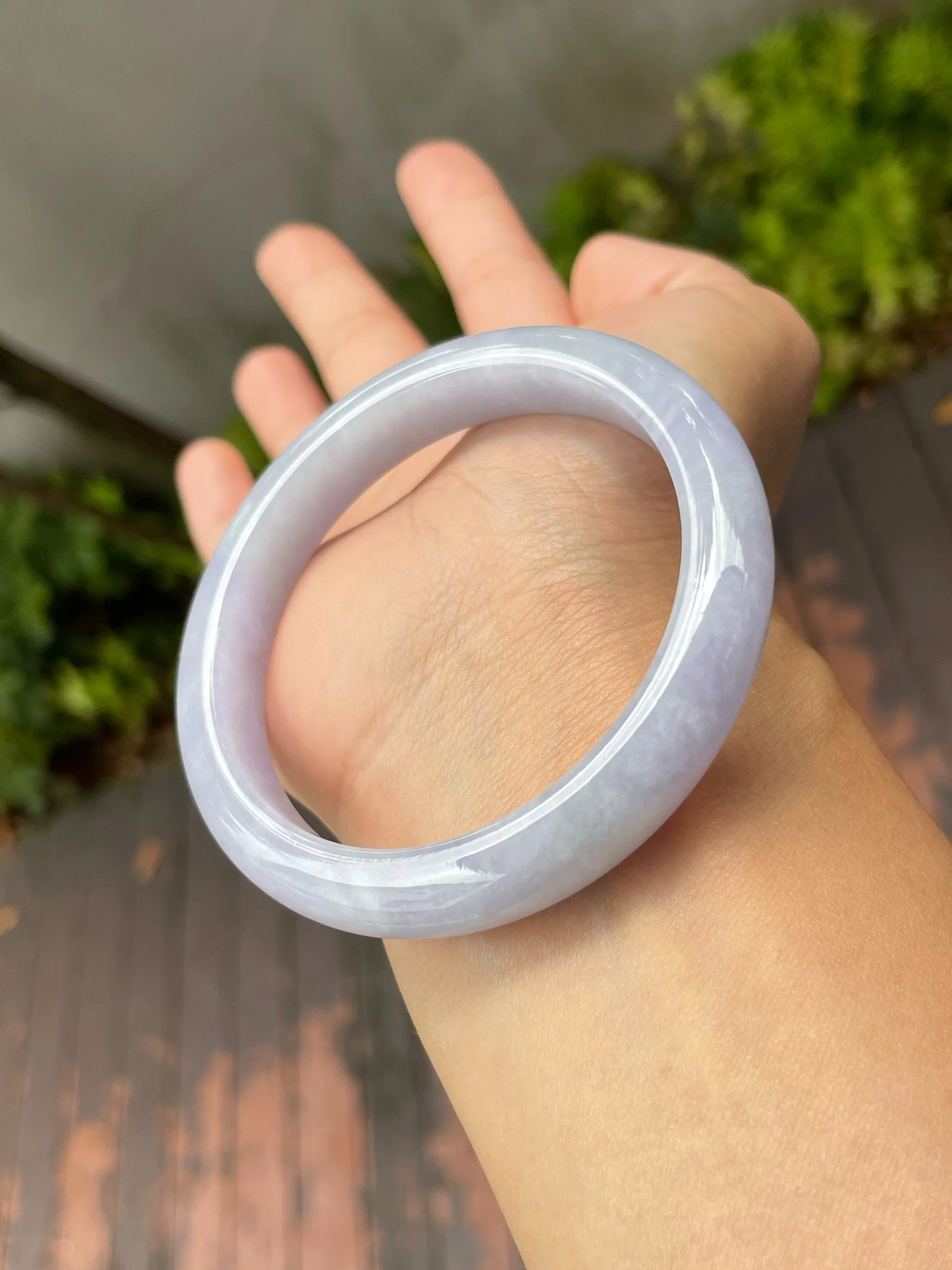 Light Lavender Jadeite Bangle | 57mm (NJBA083)