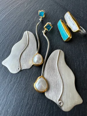 Silver earrings with pearl and apatite